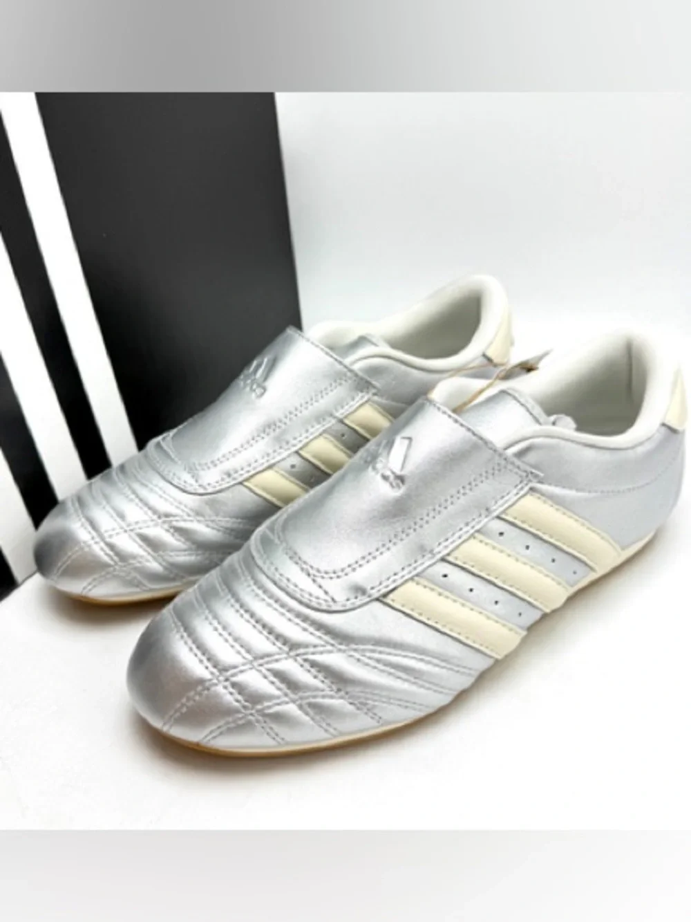 NWT Adidas Taekwondo Silver Metallic Women's Shoes JS4023 size 7.5 - Picture 4 of 16